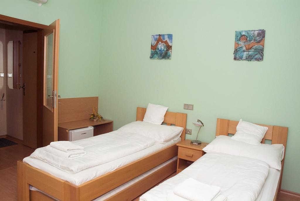 Penzion U Splavu Břeclav Extérieur photo