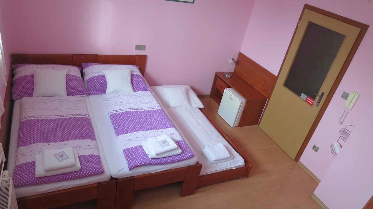 Penzion U Splavu Břeclav Extérieur photo