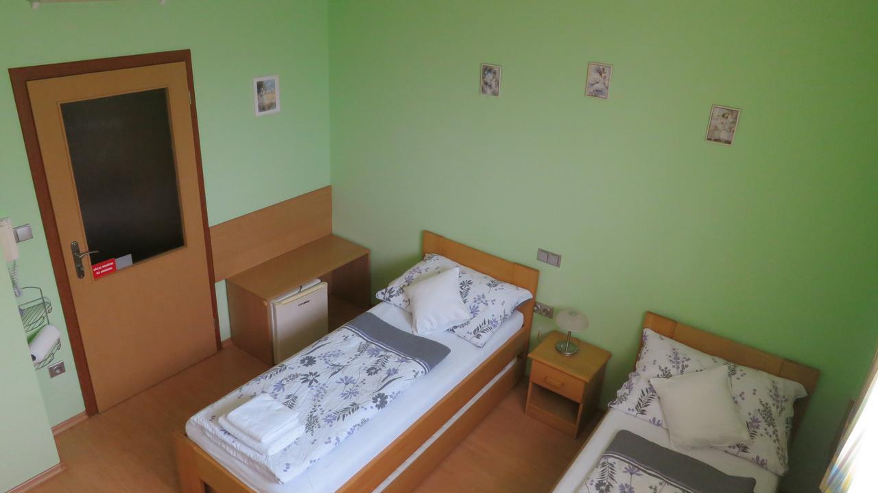 Penzion U Splavu Břeclav Extérieur photo