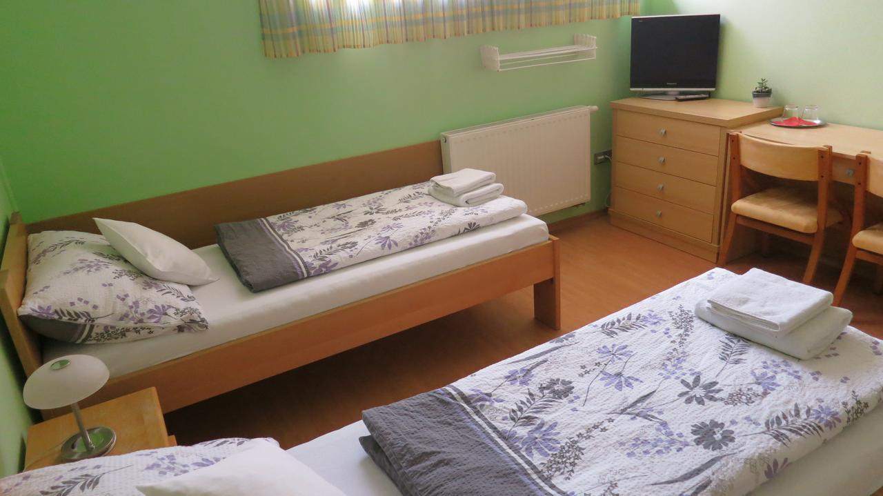 Penzion U Splavu Břeclav Extérieur photo